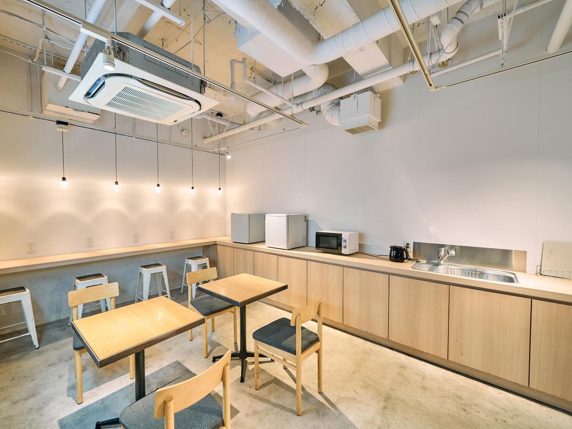 Hotel Plus Hostel Tokyo Kawasaki Kavaszaki Kültér fotó